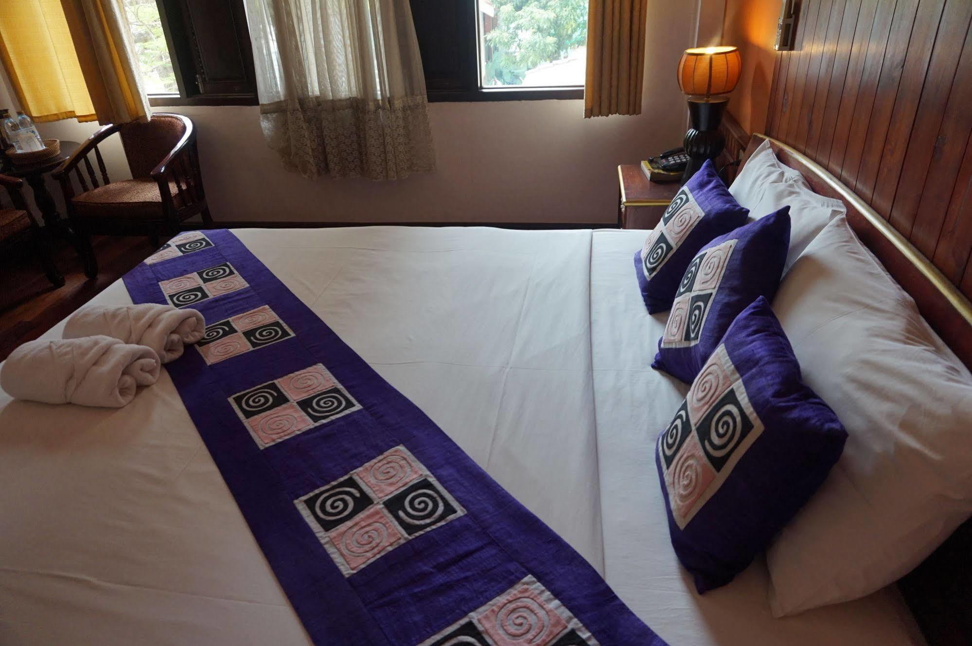 E-Outfitting Vang Thong Hotel Luang Prabang Esterno foto