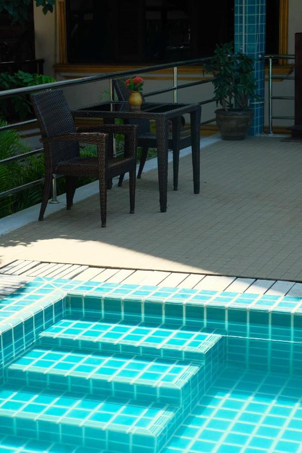E-Outfitting Vang Thong Hotel Luang Prabang Esterno foto